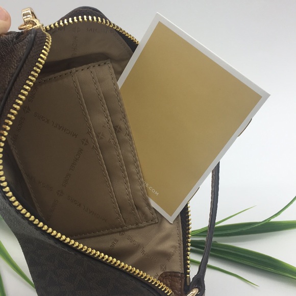 Michael Kors Jet Set Travel Brown Lg TZ Wristlet - Picture 6 of 8